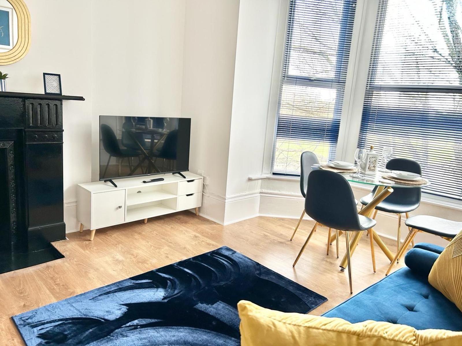 Hamilton House Apartment