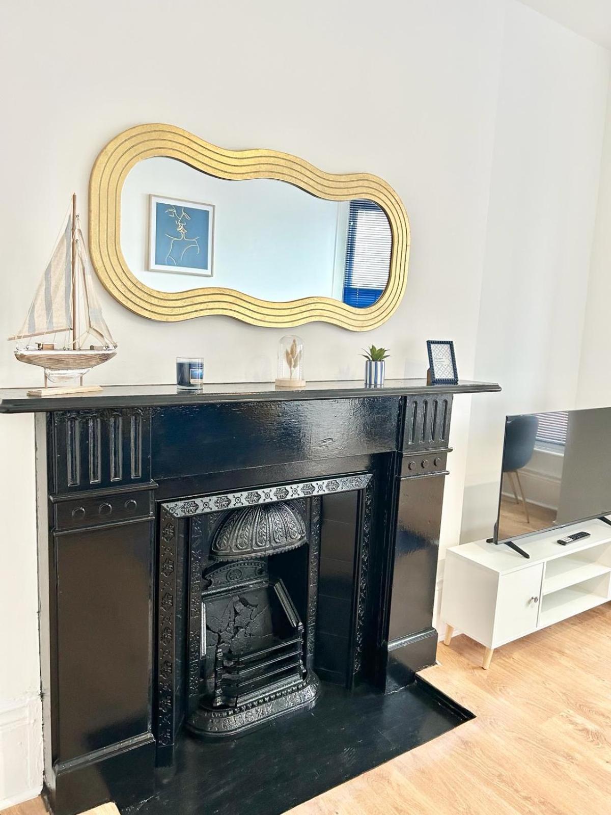 Hamilton House Apartment